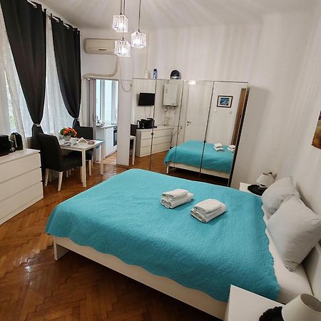 Studio Ultracentral Universitatea Bukarest Kültér fotó