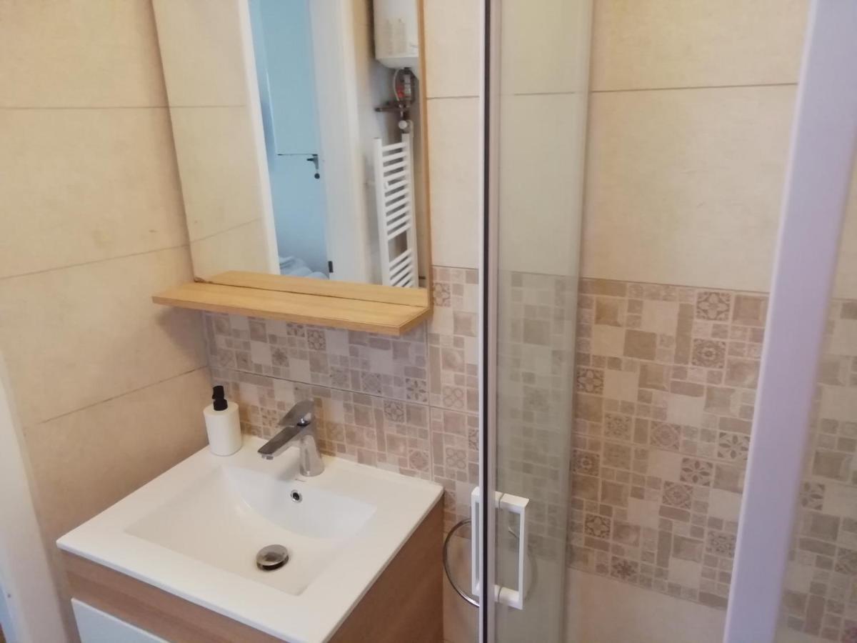 Studio Ultracentral Universitatea Bukarest Kültér fotó