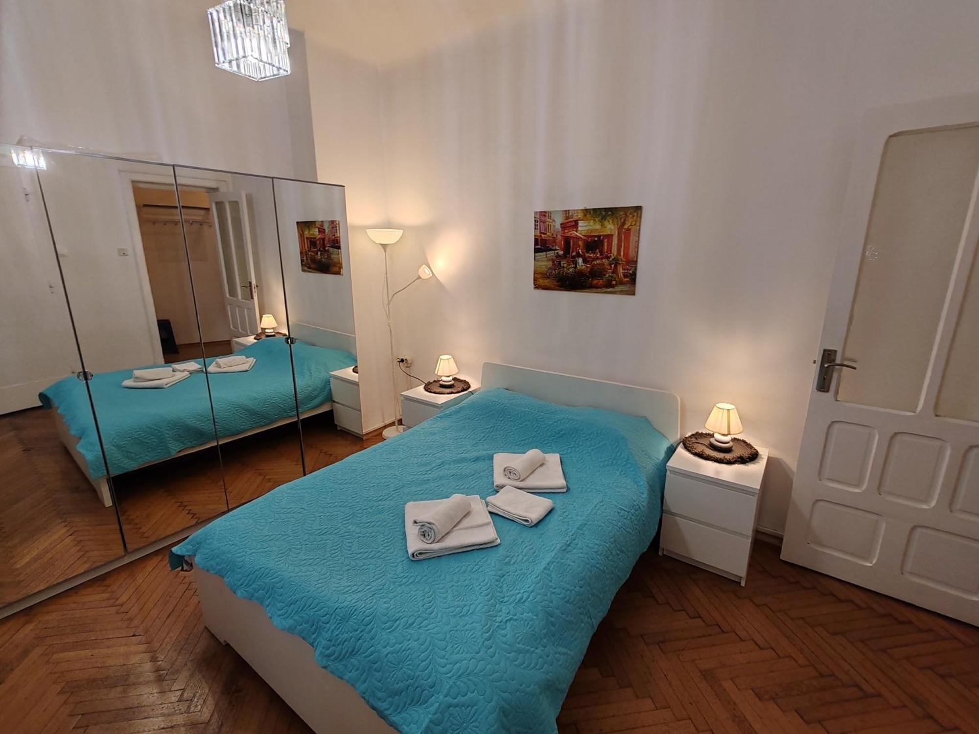 Studio Ultracentral Universitatea Bukarest Kültér fotó